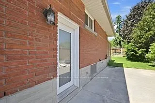 3 bed, $2,100 — Photo 2
