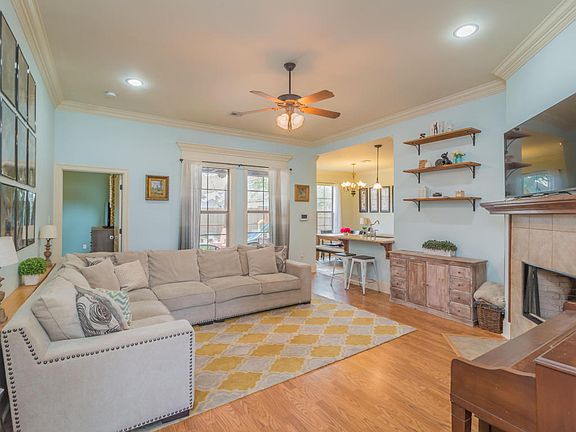 2nd image of 103 Village Tree Dr