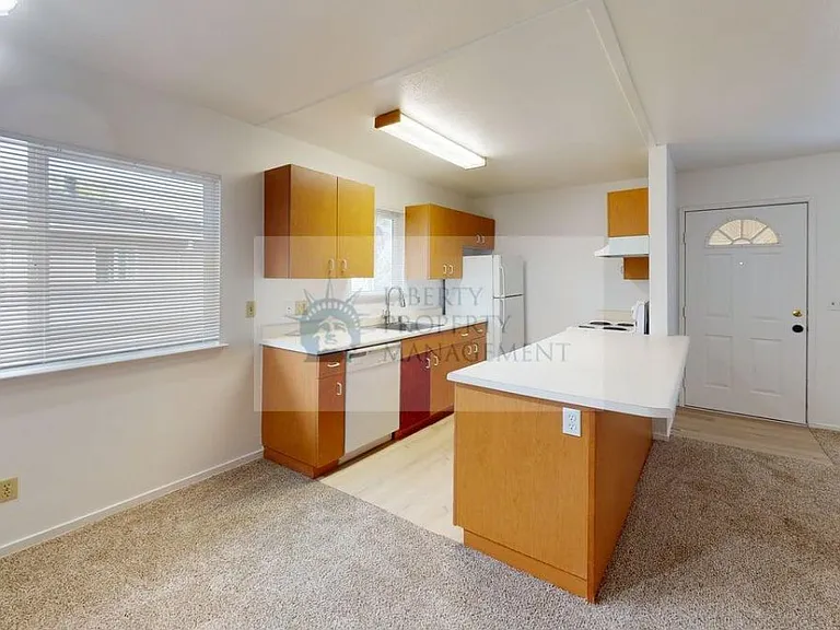 2109 Chrysler Dr #4 — Photo 2