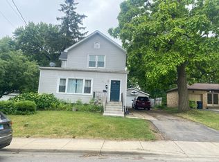 813 Oak St, Elgin, IL 60123