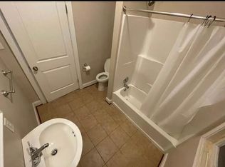 814 Day Ave SW APT 2, Roanoke, VA 24016