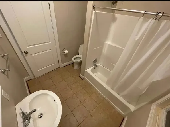 814 Day Ave SW APT 2, Roanoke, VA 24016