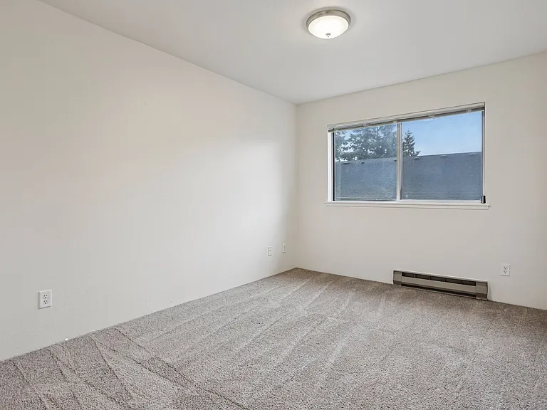 Poplar Lane Apartments — Photo 57