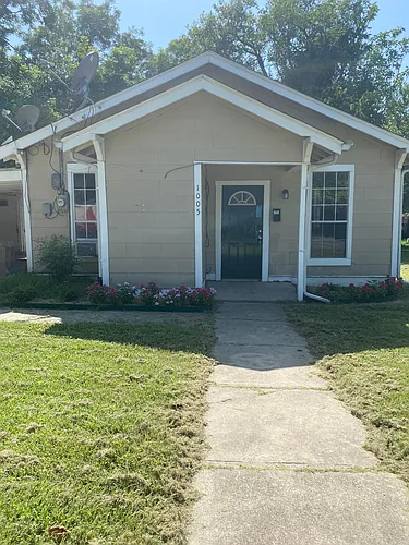 1005 Dodson St Photo 1