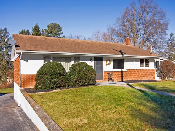 541 Holt Ln, Lewisburg, WV 24901