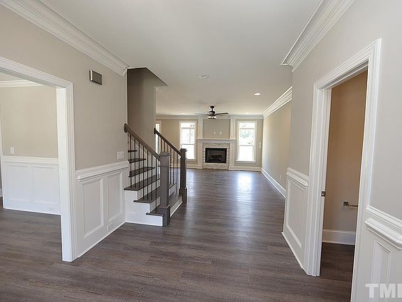 5th image of 604 Darian Woods Dr