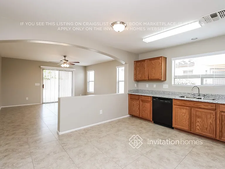 38166 N Sandy Dr — Photo 10