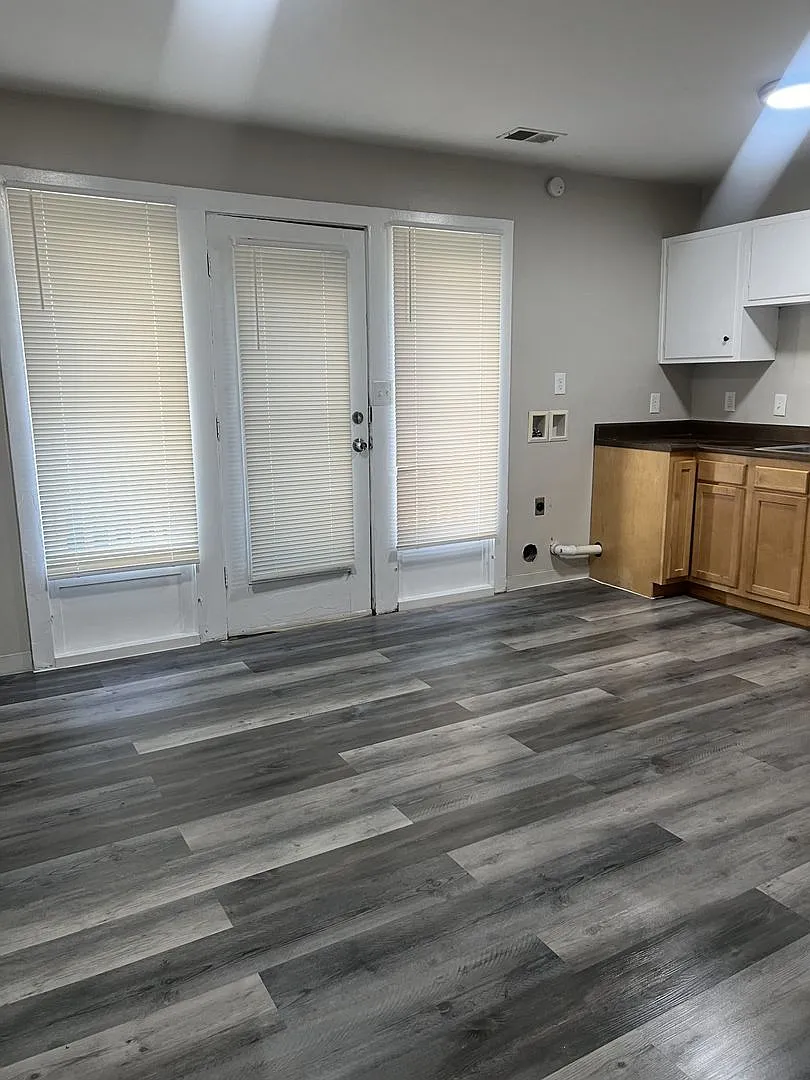 6108 Dickson Rd — Photo 3