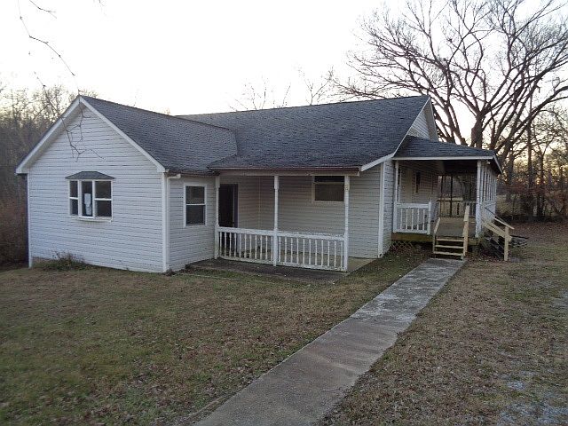 1st image of 814 Nelson Ln