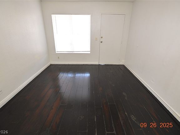 2nd image of 3980 Palos Verdes St
