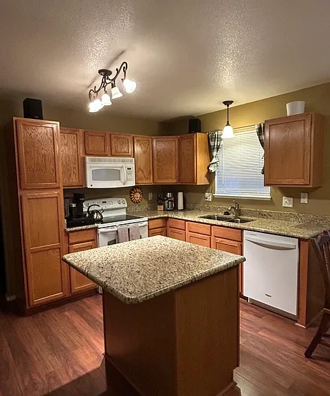 5472 Butterfield Dr — Photo 2