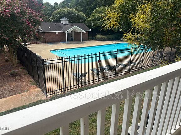 2nd image of 1950 Trailwood Heights Ln Unit 204