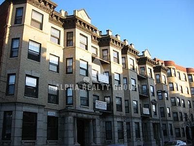 2nd image of 133 Hemenway St #23