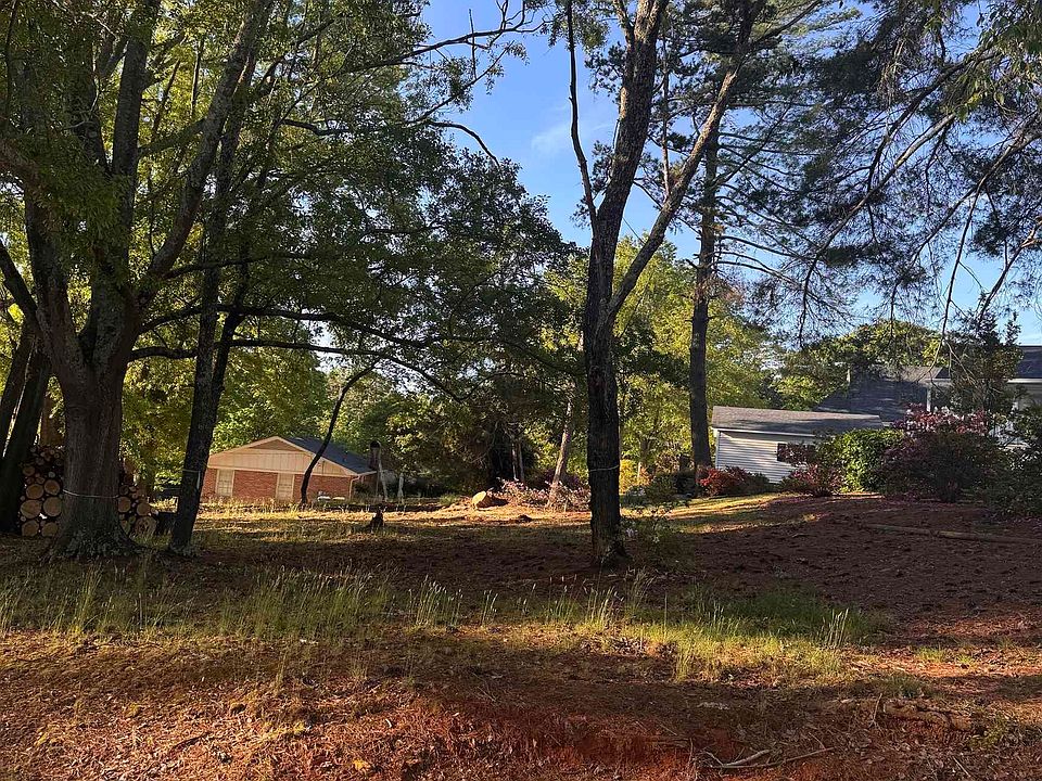 2nd image of 131 Shallowford Rd