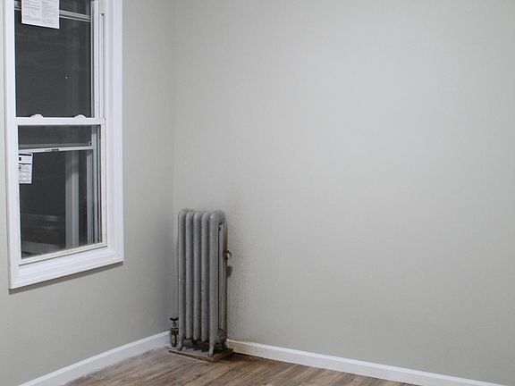 2nd image of 275 Cortlandt St #2L