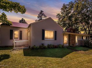 5952 E Round Lake Rd, Laingsburg, MI 48848