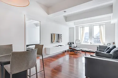 225 Lafayette Street, #9B