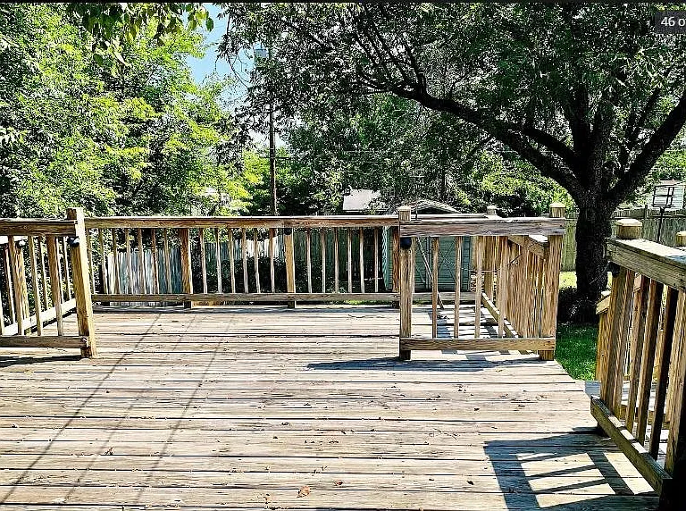2419 S Greenwood Ave — Photo 38