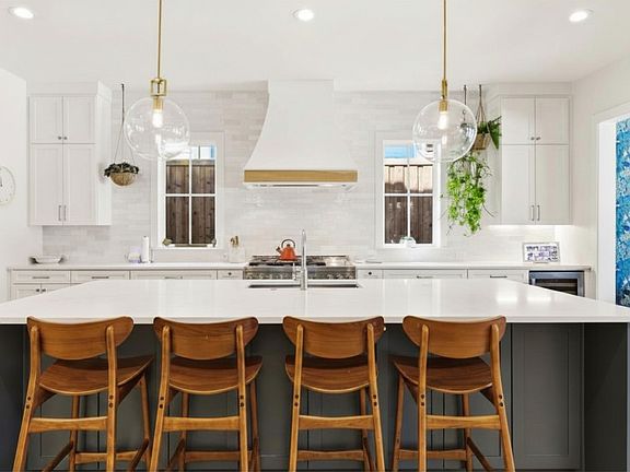 4th image of 6839 Coronado Ave