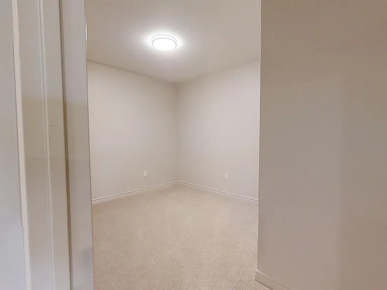 835 Chelton Rd — Photo 34