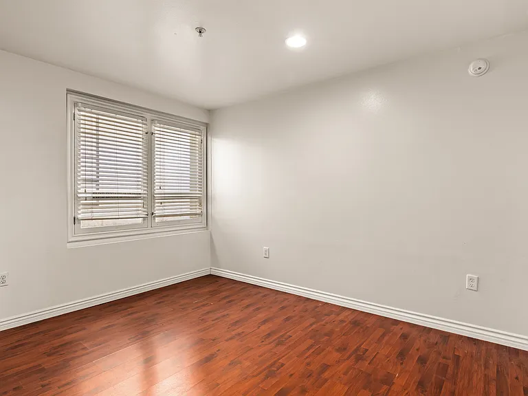2673 Menlo Ave #3 — Photo 16