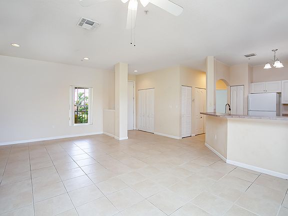 4th image of 5015 Fairways Circle #305