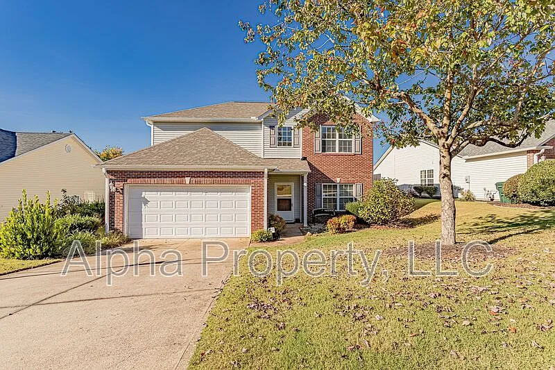 4 bed, 2.5 bath, 2500 sqft, $1,695 — Photo 1