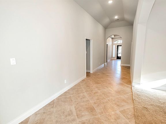3rd image of 2911 River Flower Ln