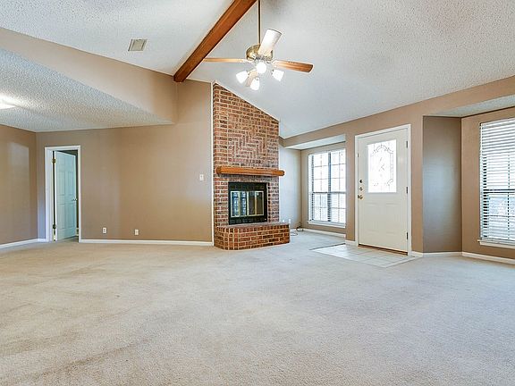4th image of 4702 Royal Oak Dr