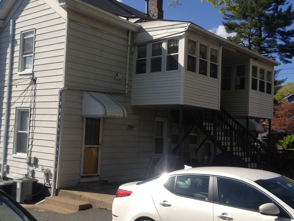 2nd image of 132 Prospect St