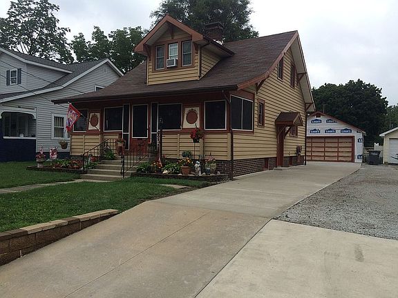 East Sise Driveway View