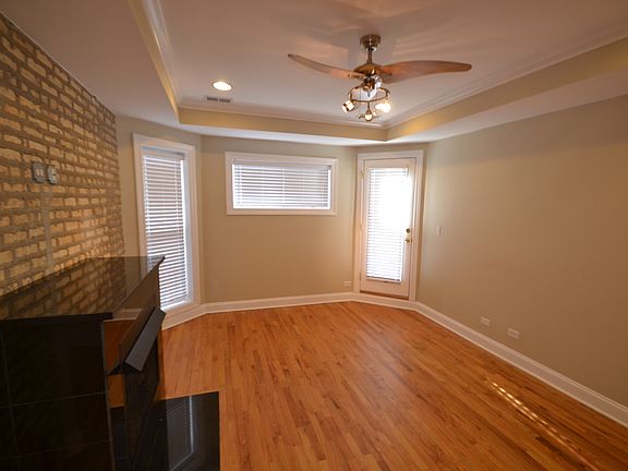 2nd image of 1644 W Greenleaf Ave #46