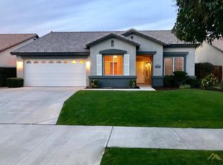 10614 Yosemite Falls Ave, Bakersfield, CA 93312