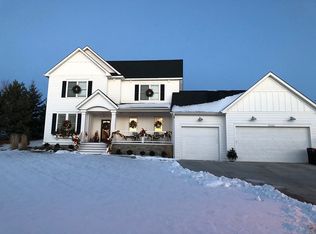 8385 Duck Trl, Victoria, MN 55386