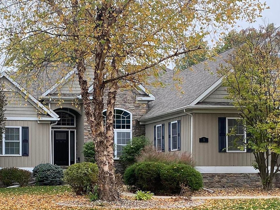1st image of 1 Oakmont Dr