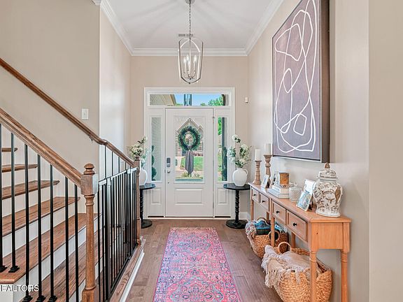 4th image of 12042 Avery Manor Ln