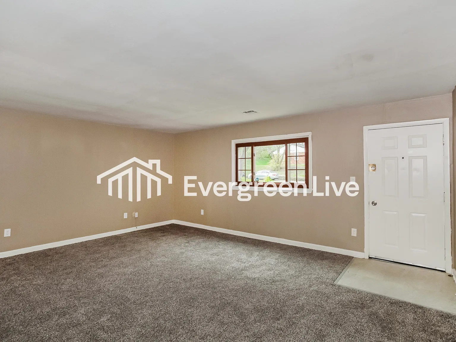 3 bed, 1.0 bath, 1189 sqft, $1,545 — Photo 4