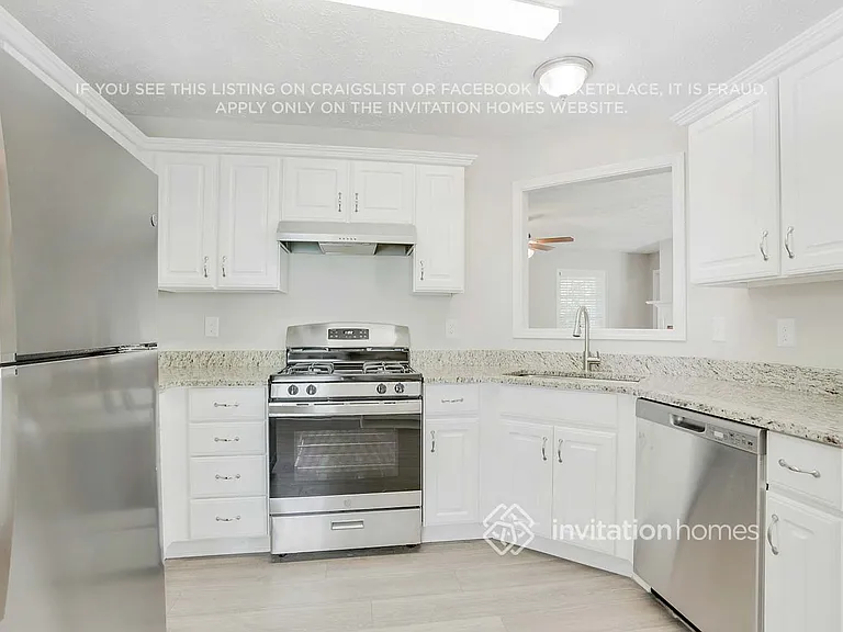 460 Austin Dr — Photo 9