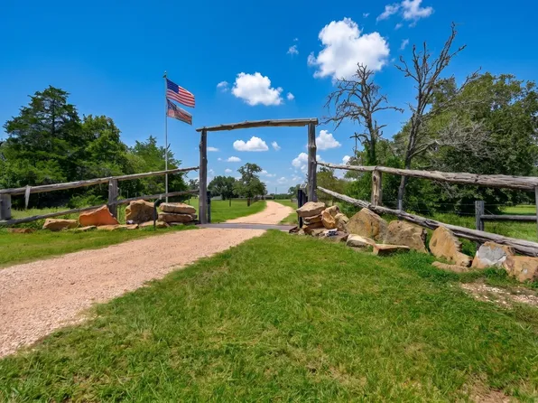 3230 S Fm 1291, Fayetteville, TX 78940