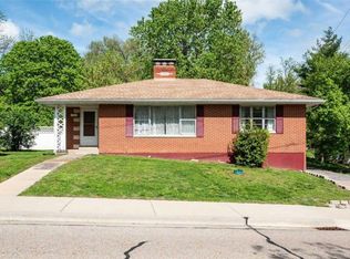 458 S Clinton St, Collinsville, IL 62234