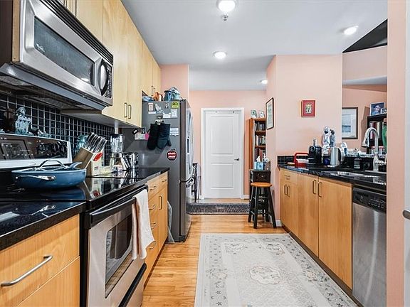 4th image of 250 Pharr Rd Unit 213