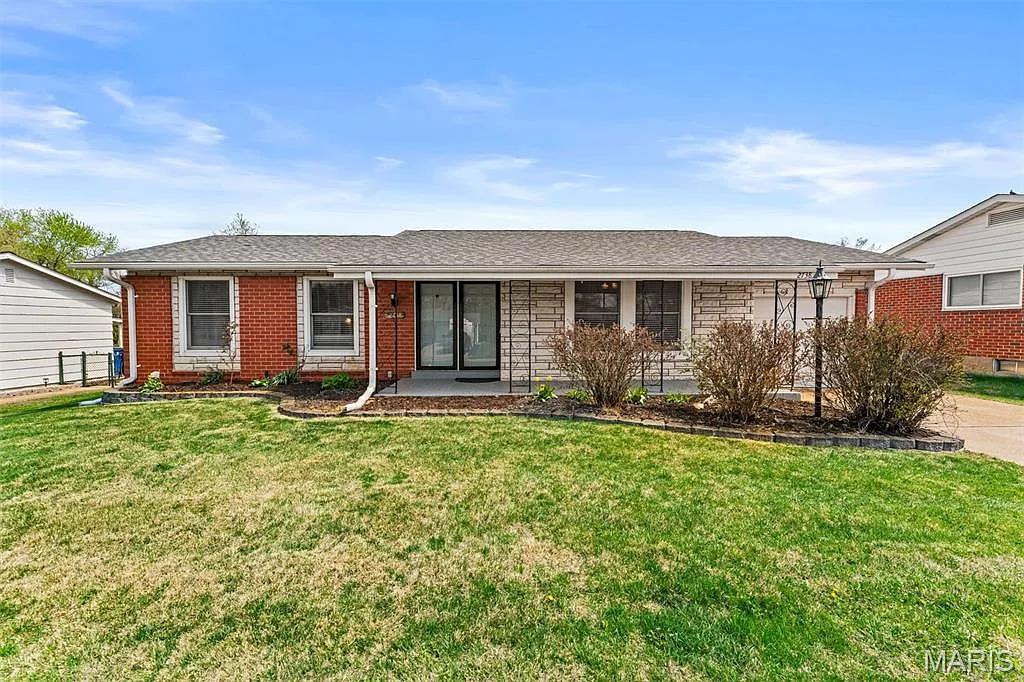 2738 Westminster Dr photo 1