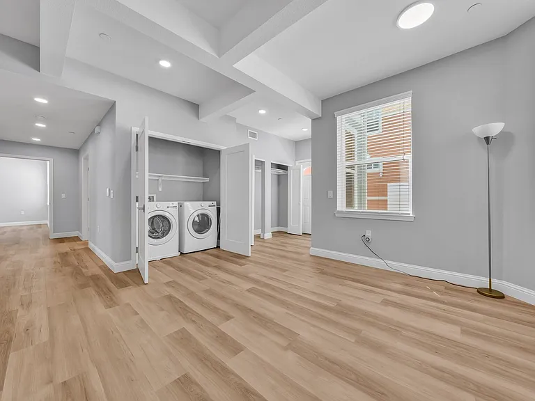 2016 - 2020 Dwight Way — Photo 23