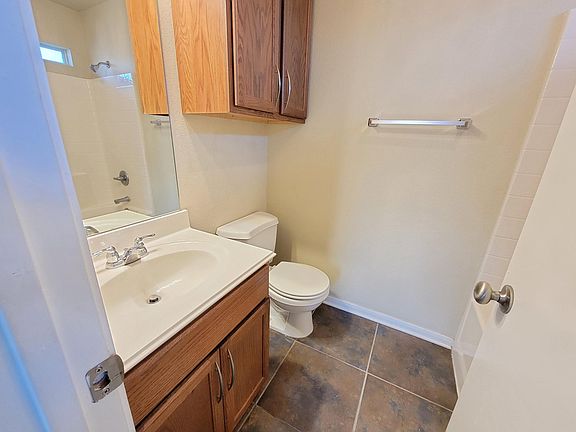 3rd image of 1106 Autumn Cir APT A