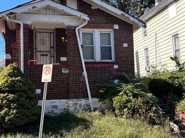 4121 Clara Pl, Saint Louis, MO 63115