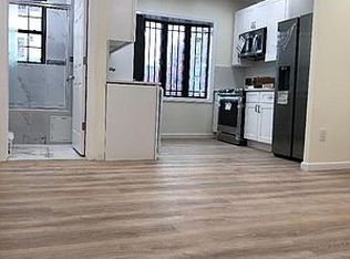 20-39 31st St #2TOP, Astoria, NY 11105