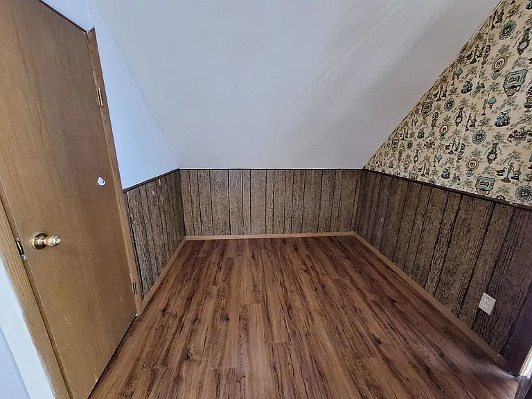 138 N Wilson St — Photo 8