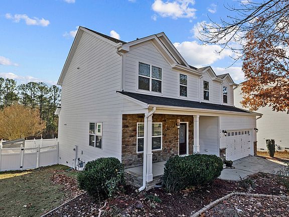 3rd image of 3015 Stamford Green Dr