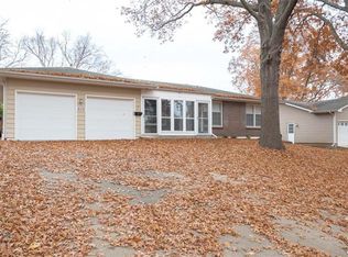 808 W 28th St, Lawrence, KS 66046