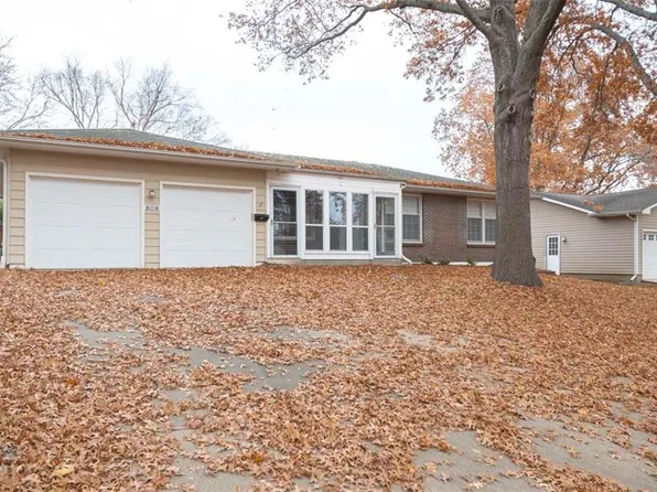 808 W 28th St, Lawrence, KS 66046